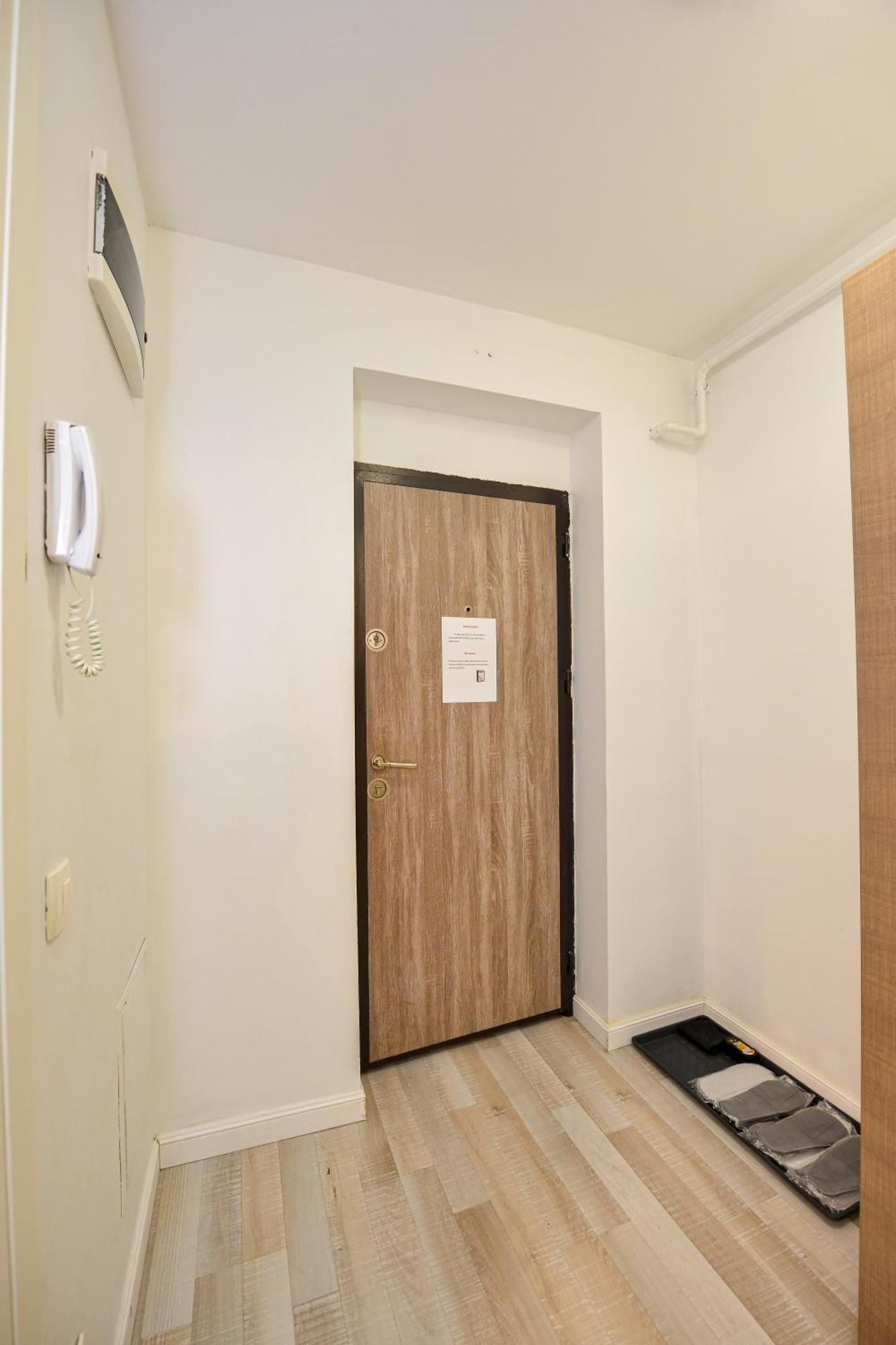 Dracula Adventure Tours Accommodation Bukarest Kültér fotó