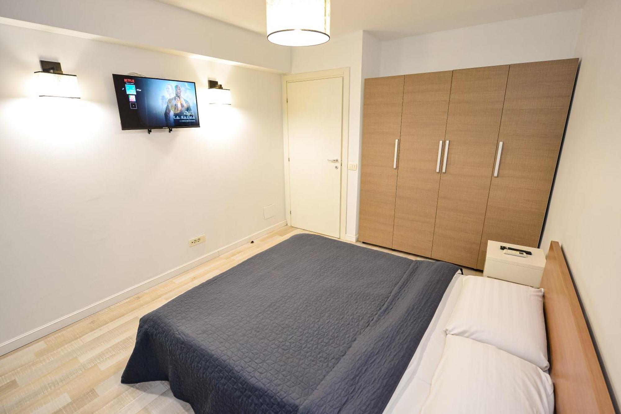 Dracula Adventure Tours Accommodation Bukarest Kültér fotó