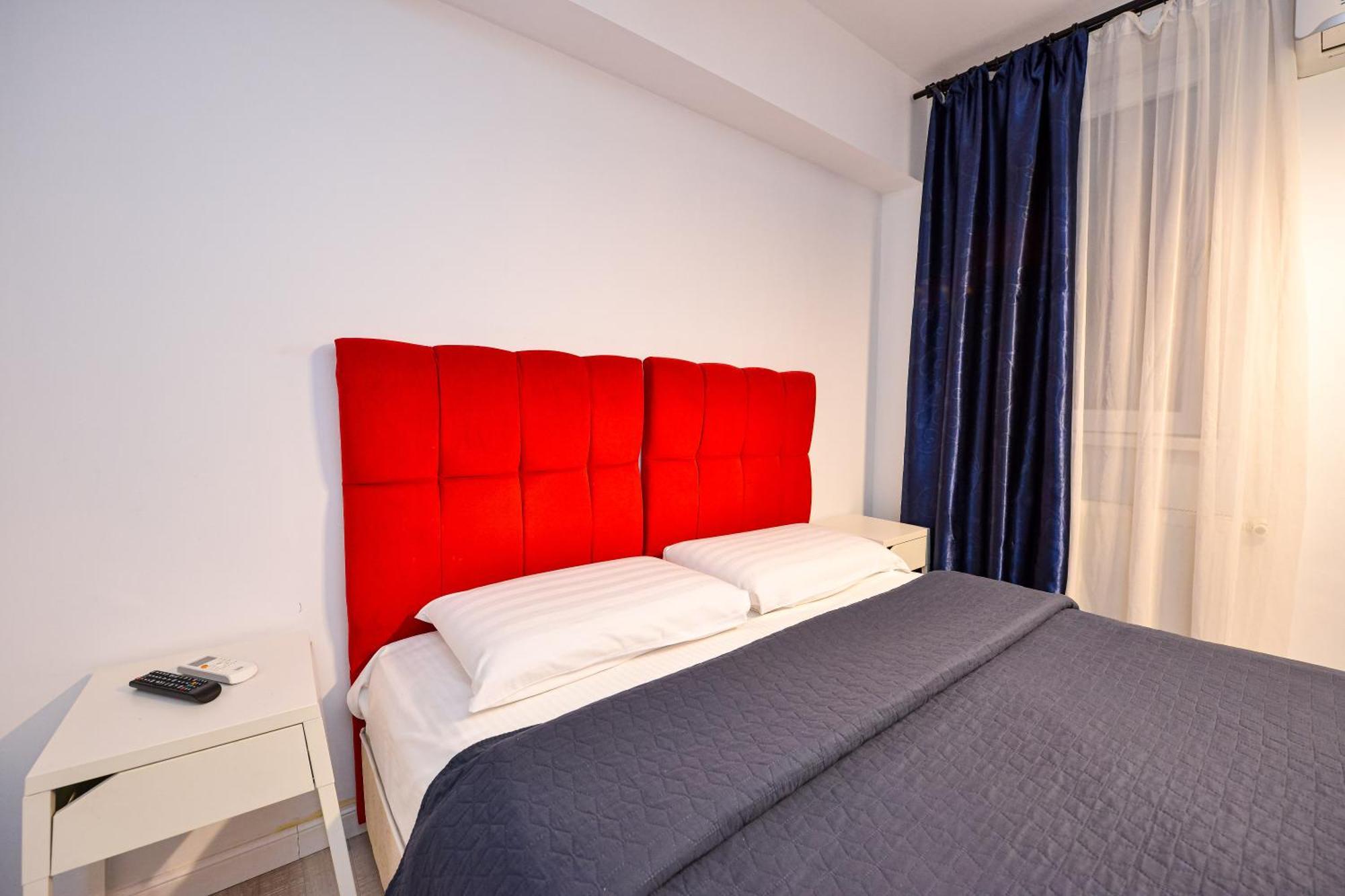 Dracula Adventure Tours Accommodation Bukarest Kültér fotó