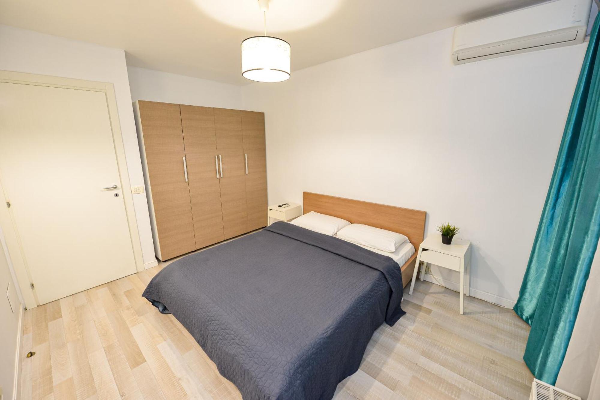 Dracula Adventure Tours Accommodation Bukarest Kültér fotó
