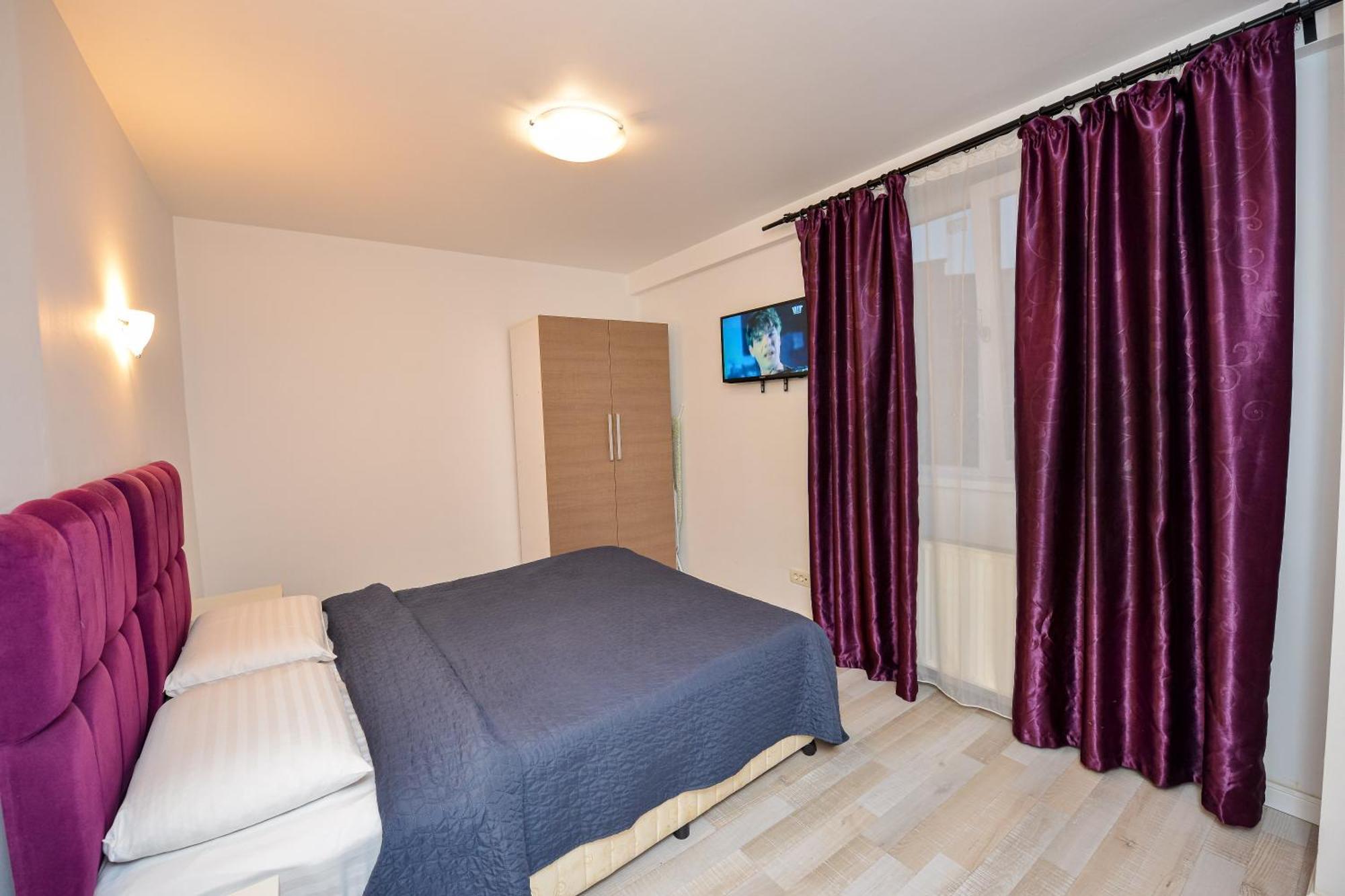 Dracula Adventure Tours Accommodation Bukarest Kültér fotó