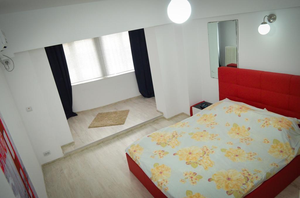 Dracula Adventure Tours Accommodation Bukarest Kültér fotó